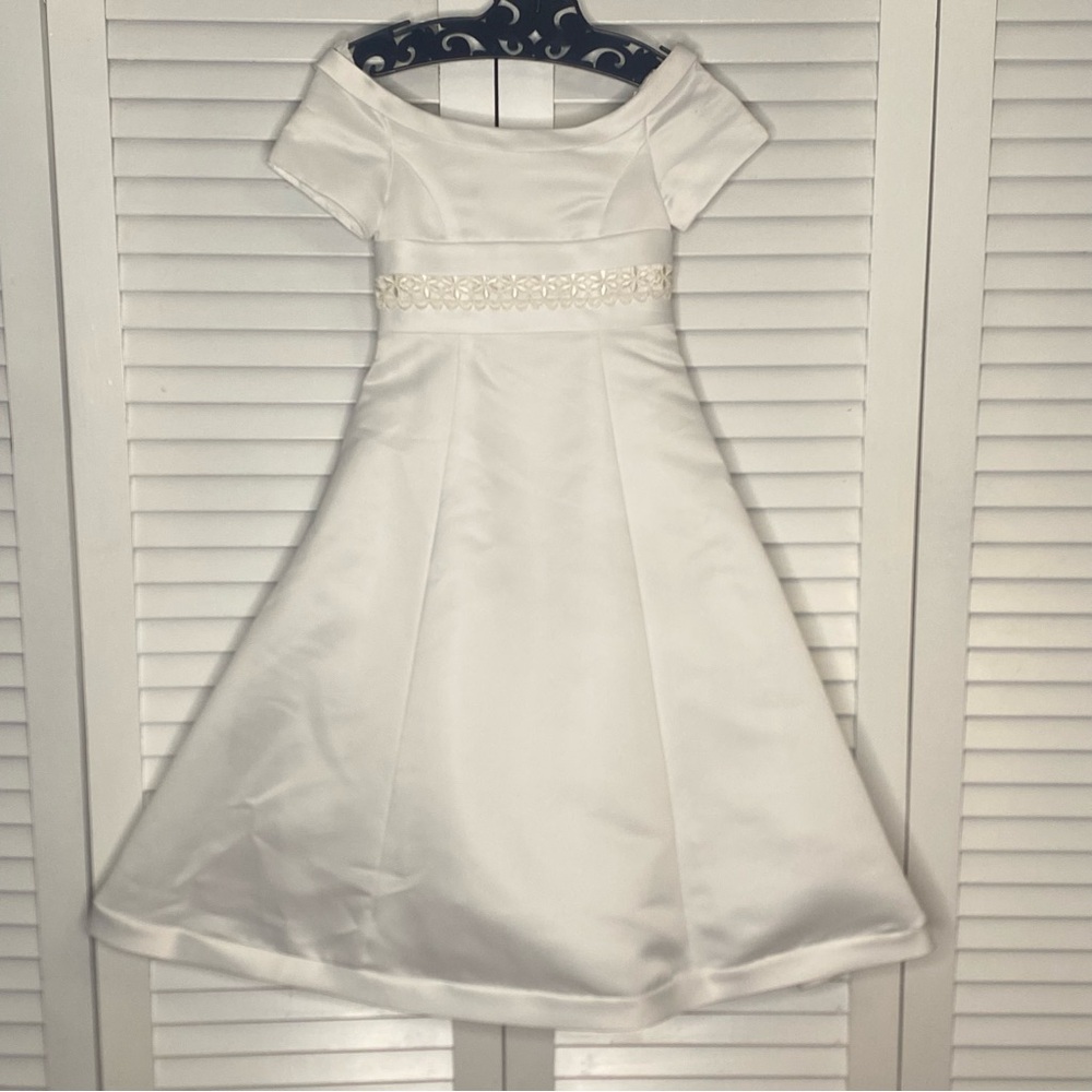 The Sweetie Collection | NWT Classic White Formal Dress | Size 4 (Girls)